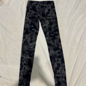 Athleta Girls Camo Leggings!!!🖤🖤- Size XXL/ 16